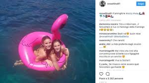 La boxe ha infatti incontrato la scherma a bordo piscina. Rossella Fiamingo E Diletta Leotta Insieme Al Mare In Sicilia