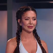 Kellie Adkins's Instagram, Twitter & Facebook