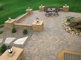 This design involves the use of about three to four different shaped patio pavers, often used for borders, the circle design and the fan design. 20 Best Stone Patio Ideas For Your Backyard Home And Gardens