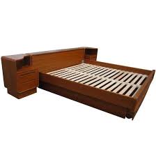 After endless online searches, building a diy mid century modern bed was an easy decision. Vintage Mid Century Danish Teak King Size Platform Bed With Nightstands At 1stdibs