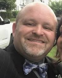 Elliott Bennett gets 'Up Close and Personal'