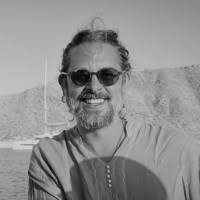 6 "Manuel Vales" profiles