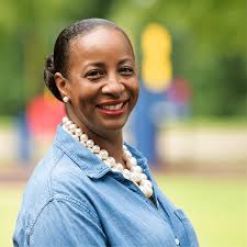 Keisha Echols's Instagram, Twitter & Facebook