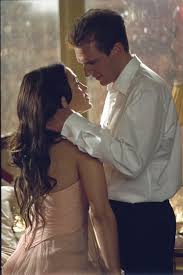 She meets and falls in love with a debonair heir to an america political dynasty (fiennes), who mistakes her for a society woman. Maid In Manhattan 2002 Imdb