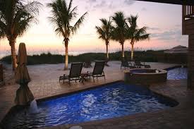 Private Homes Vacation Rental Vrbo 152640 6 Br Clearwater Beach House In Fl Tropical Paradise Beach House Rental Florida Beaches Vacation Vacation Rental