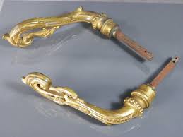 Poignee De Porte De Chateau Francais Style Louis Xv En Bronze Etsy Bronze Bronze Door Handle Bronze Decor