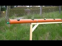 Das Erdbeerrohr Eine Andere Art Erdbeeren Anzubauen Youtube Gartendusche Garten Brunnen Garten