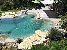 Die meisten davon waren kleine kinder. Pool Im Garten