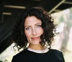 Lisa Edelstein's Instagram, Twitter & Facebook