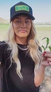 Sarah Mcentire's Instagram, Twitter & Facebook