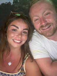 Hello. My name is Adam and with the company of my amazing girlfriend  Georgia we have travelled from Widnes, England all the way to Australia  🏴󠁧󠁢󠁥󠁮󠁧󠁿➡️🇦🇺 We are currently staying in North