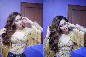 Bisnis tidak bisa dilepaskan dari aktifitas produksi, pembelian, penjualan maupun pertukaran barang dan jasa dimana kegiatan tersebut melibatkan orang secara individu maupun perusahaan. Rambut Handukan Dan Pakai Baju Belahan Dada Rendah Ini Gaya Ayu Ting Ting Saat Makan Dodol