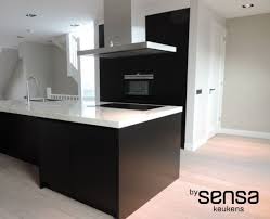 pin op keukens by sensa