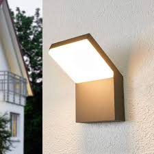 Nach Unten Gerichtete Led Aussenwandlampe Yolena Von Arcchio Aussenwandlampen Outdoor Wandleuchten Aussenwandleuchte
