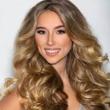 Savannah Marcum's Instagram, Twitter & Facebook