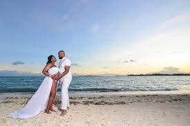 Babymoon Photoshoot With A Bahamas Maternity Photographer Local Lens