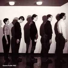 Se pensate ad una punk band non siete molto lontani. Guerre Froide Genetic Music
