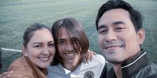 Makin Tinggi dan Ganteng, Ini Potret Anak Darius yang Sekolah Sepak Bola di  Prancis