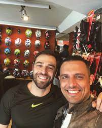 Μιχαλησ ζαμπιδησ (παγκόσμιος πρωταθλητής kick boxing). Sabbas Poympoyras Dhmhtrhs Blaxos Pozaroyn 3ana Mazi Pente Xronia Meta To Telos Toy Plaka Kaneis