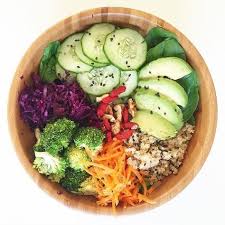 Super Vegan Bowl Pour Moi Ce Soir Carotte Chou Rouge Avocat Concombre Brocoli Quinoa Salade Sesame Noir Baies De Goji Vinaigrette Moutarde A L Ancie