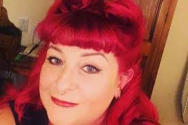 VIDEO: Sleaford mum keeps her street's spirits up with entertainment during  lockdown