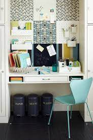 Adding some small plants to your office can be a great way to make your environment feel more natural, comfortable and personal. Ideas To Decorate Your Office Desk