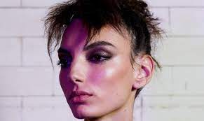 O Punk Domina A Beleza Das Semanas De Moda Harper S Bazaar Moda Beleza E Estilo De Vida Em Um So Site