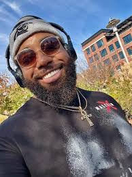 Darius Donald's Instagram, Twitter & Facebook