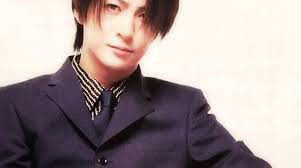 glay teruの髪型 昔 現在 ショート ピンクなどセット 頼み方まで解説 slope スロープ アーティスト 写真 髪型 髪型 似合う