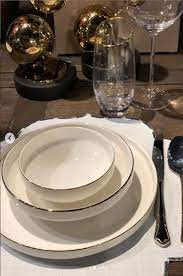 6 adet servis tabağı 6 adet çukur tabağı 6 adet pasta tabağı 6 adet kase. Mikasa Moor Gold 24 Parca 6 Kisilik Yemek Takimi