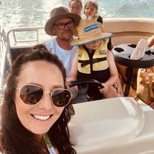 Places to eat and drink near Villa Penyon with kids?