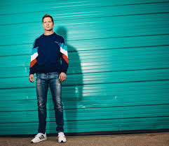 Well kept wallet to transform lives through personal finance education. Walker Hayes Shares His Latest Single 90 S Country As He Begins The Dream On It Tour Nashville Music Guide