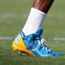 Designed to give you an insight to all the latest news, interviews & goings on in the world of uk american football. Nfl Allowing Players To Wear Custom Cleats Without Fines Finally Sbnation Com