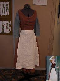 Ver S Corner Portfolio Of A Seamstress Disney Dresses Disney Dress Up Peasant Dress Costume