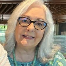 Lois Magee's Instagram, Twitter & Facebook