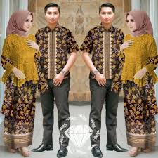 Salah satu inovasi ini adalah dengan membuat gamis couple berbahan brokat. Jual Couple Kebaya Brokat Batik Modern Selendang Tunangan Lamaran Wisuda Mm Jakarta Pusat Yanisale Tokopedia