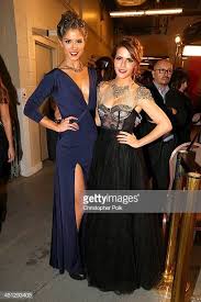 Recomendado más leído lo último. Models Claudia Bahamon And Laura Tobon Pose Backstage During The 14th Latin Grammy Award Grammy Awards Model