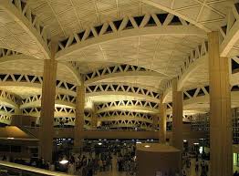 لقد استخدم الإنشاء القشري في تغطية مساحة ١٣٥× ٢٧٠م باستعمال قبوين متقاطعين، وروعي في التصميم تحقيق فراغات مفتوحة تتفق والمتطلبات الوظيفية للفراغ مع تداخل الفراغات الداخلية والخارجية. Ø£Ø®Ø¨Ø§Ø± 24 Ø£Ø¹Ø¯Ø§Ø¯ Ø§Ù„Ù…Ø³Ø§ÙØ±ÙŠÙ† Ø¹Ø¨Ø± Ù…Ø·Ø§Ø± Ø§Ù„Ù…Ù„Ùƒ Ø®Ø§Ù„Ø¯ Ø¨Ø§Ù„Ø±ÙŠØ§Ø¶ ØªØ±ØªÙØ¹ Ø¥Ù„Ù‰ 13 Ù…Ù„ÙŠÙˆÙ† Ø®Ù„Ø§Ù„ 7 Ø£Ø´Ù‡Ø±