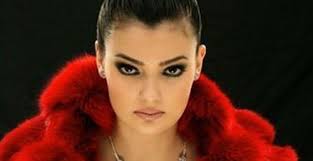 2012 yılında merve büyüksaraç survivor yarışmasına katılmış ve tüm dikkatleri üzerine toplamıştı. Merve Buyuksarac Mervebyksara4 Twitter