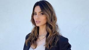 Check spelling or type a new query. Hliana Papagewrgioy Bazei Mpoygada Sto Xeri H Fwtografia Apo Tis Celebrities Eidhseis Yupiii Gr