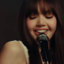 LISA BLACKPINK ( 리사 )🤍 (@lisafancam_) • Instagram-foto's en -video's