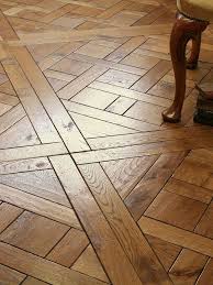 Parquet De Versailles En Chene Plafond Bois Table De Chevet Scandinave Charpente Bois