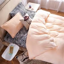 Terbaru, melalui laman twitter, seorang gadis telah berkongsikan beberapa perabot dan barangan serta aksesori bilik tidur yang boleh dibeli melalui laman shopee. 9 Cara Hias Bilik Tidur Yang Simple Tapi Awesome