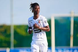 French midfielder eduardo camavinga has been linked with a move to manchester united as his contract in ligue 1 runs into its final year. Camavinga Prefers Move To Spain Amid Manchester United Interest Report Managing Madrid