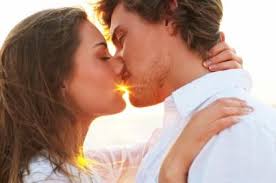9 Tecnicas Para Perfeccionar Un Ardiente Beso Frances Lovetoknow In 2020 Couples Perfect Kiss Couples Counseling
