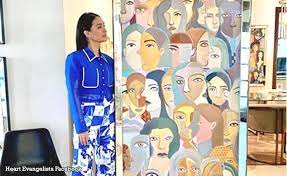 Actress, fashionista, artist and wife of a philippine senator, heart evangelista takes one of fashion's most iconic bags to a whole new level … by painting all over it. All Heart Sorsogon S First Lady Heart Evangelista Sells Painting Launches Project To Buy Tablets For Students Politiko Bicol Region