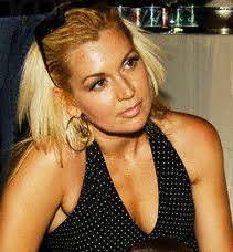 Lea Laird's Instagram, Twitter & Facebook