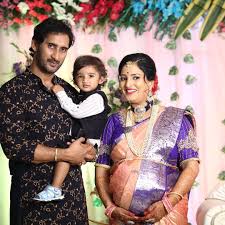 We post rare collection of celebrities pics of their family, wedding ( marriage ) , husband, wife, son, daughter and many more. Mogalirekulu Serial Actor Vijay Bhargav S Wife Soujanya S Seemantham Photos Fashionworldhub