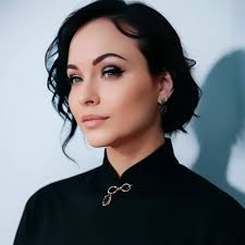 FOREVER turning myself into living versions of game characters, superheroes  and designs I adore. My Kotal Kahn cosplay to celebrate #MK30 Mortal Kombat  📸 Benjamin Farren Costume/makeup by me