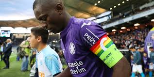 Каталонцы должны были забивать минимум 4 мяча для. Why Did Not All The Captains Wear The Rainbow Armband